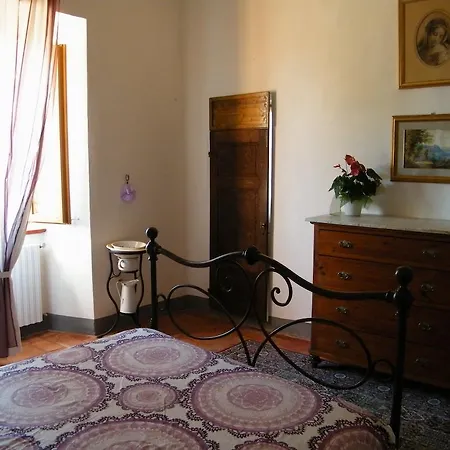 Bed & Breakfast Il Glicine Montefollonico