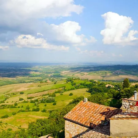 Bed & Breakfast Il Glicine Montefollonico